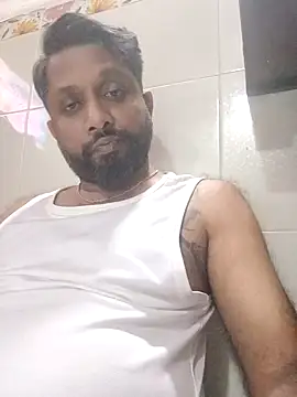 Snapshot of carria_homes chatting on 01.06.25 carria homes online show from 01.06.25