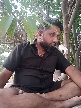 Snapshot of carria_homes chatting on 01.13.25 carria homes online show from 01.13.25