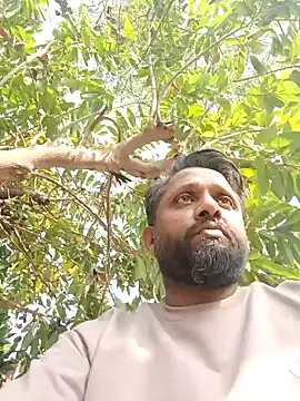 Snapshot of carria_homes chatting on 01.14.25 carria homes online show from 01.14.25