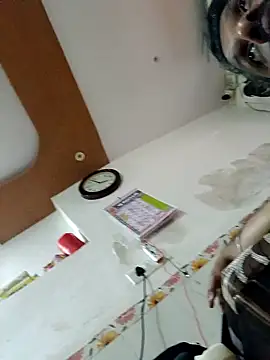 Snapshot of carria_homes chatting on 01.20.25 carria homes online show from 01.20.25