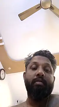 Snapshot of carria_homes chatting on 01.21.25 carria homes online show from 01.21.25