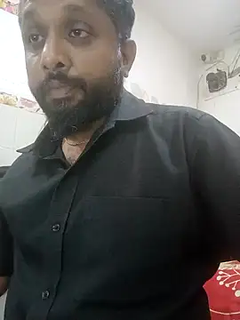 Snapshot of carria_homes chatting on 01.21.25 carria homes online show from 01.21.25