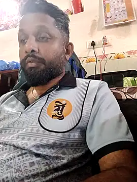 Snapshot of carria_homes chatting on 02.01.25 carria homes online show from 02.01.25