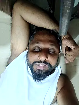 Snapshot of carria_homes chatting on 02.02.25 carria homes online show from 02.02.25