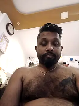 Snapshot of carria_homes chatting on 02.04.25 carria homes online show from 02.04.25