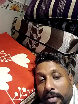 Snapshot of carria_homes chatting on 02.05.25 carria homes online show from 02.05.25