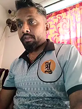 Snapshot of carria_homes chatting on 02.06.25 carria homes online show from 02.06.25