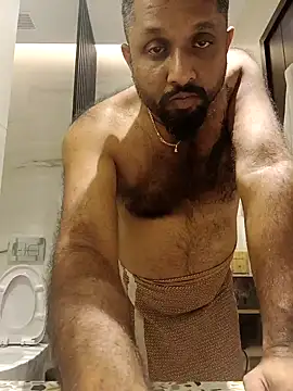 Snapshot of carria_homes chatting on 02.07.25 carria homes online show from 02.07.25