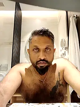 Snapshot of carria_homes chatting on 02.07.25 carria homes online show from 02.07.25