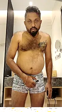 Snapshot of carria_homes chatting on 02.08.25 carria homes online show from 02.08.25