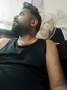 Snapshot of carria_homes chatting on 02.12.25 carria homes online show from 02.12.25