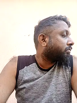 Snapshot of carria_homes chatting on 02.16.25 carria homes online show from 02.16.25