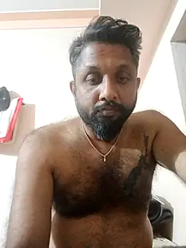 Snapshot of carria_homes chatting on 02.18.25 carria homes online show from 02.18.25