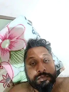 Snapshot of carria_homes chatting on 02.19.25 carria homes online show from 02.19.25