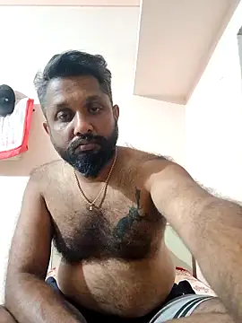 Snapshot of carria_homes chatting on 02.23.25 carria homes online show from 02.23.25