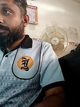 Snapshot of carria_homes chatting on 02.25.25 carria homes online show from 02.25.25