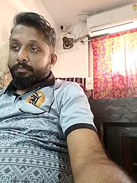 Snapshot of carria_homes chatting on 02.25.25 carria homes online show from 02.25.25