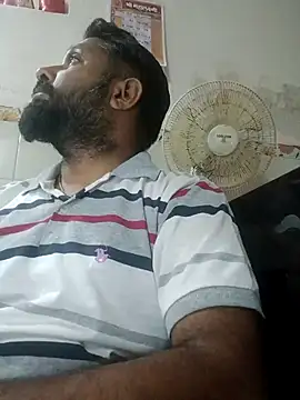 Snapshot of carria_homes chatting on 02.26.25 carria homes online show from 02.26.25