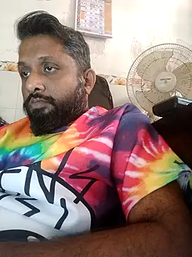 Snapshot of carria_homes chatting on 03.05.25 carria homes online show from 03.05.25