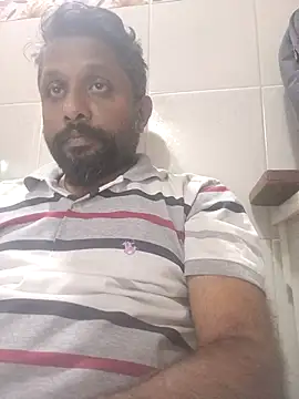 Snapshot of carria_homes chatting on 03.18.25 carria homes online show from 03.18.25