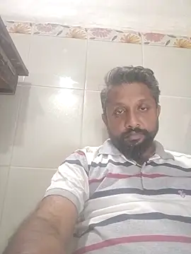 Snapshot of carria_homes chatting on 03.18.25 carria homes online show from 03.18.25