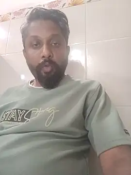 Snapshot of carria_homes chatting on 03.19.25 carria homes online show from 03.19.25