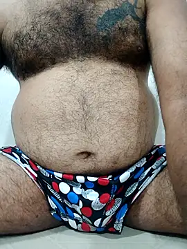 Snapshot of carria_homes chatting on 10.29.25 carria homes online show from 10.29.25