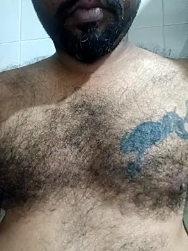 Snapshot of carria_homes chatting on 11.19.25 carria homes online show from 11.19.25