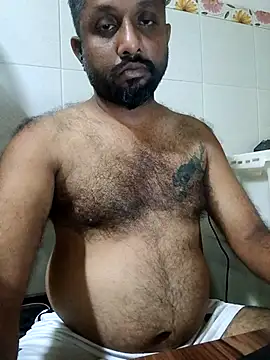 Snapshot of carria_homes chatting on 12.05.25 carria homes online show from 12.05.25