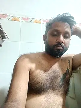 Snapshot of carria_homes chatting on 12.13.25 carria homes online show from 12.13.25