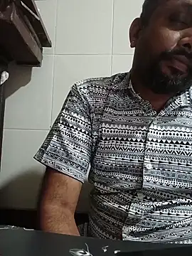 Snapshot of carria_homes chatting on 04.21.26 carria homes online show from 04.21.26