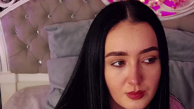 KimKhallifa online show from 02.11.26