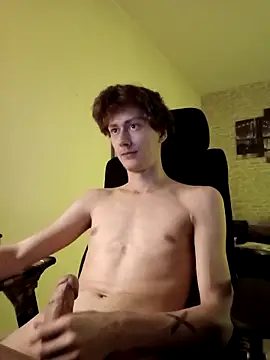 HalloMarcy online show from 11.04.25