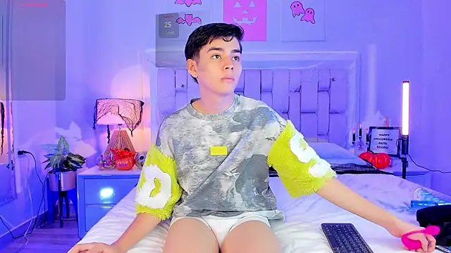 Maxi little online show from 10.11.25