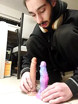 Levi Latino online show from 02.06.25