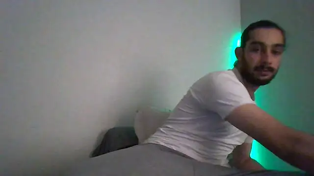 Levi Latino online show from 10.10.25