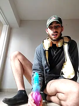 Levi Latino online show from 10.25.25