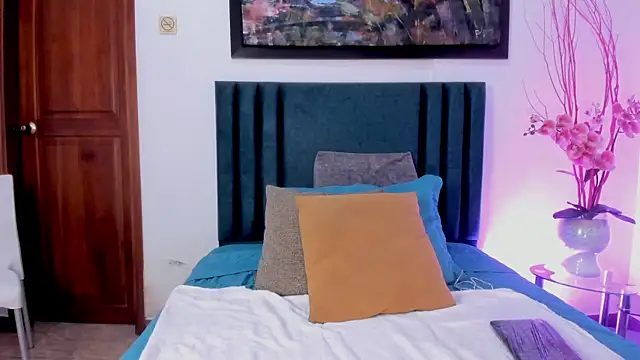 EloiseQuinn online show from 01.20.25