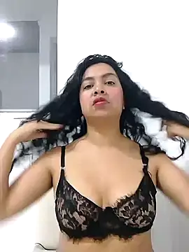 Snapshot of Brendabluee chatting on 01.05.25 Brendabluee online show from 01.05.25