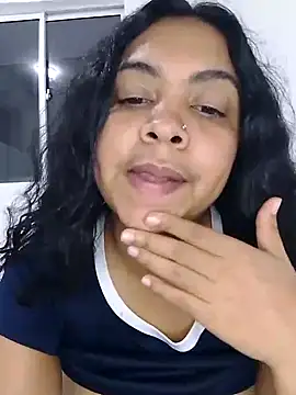 Snapshot of Brendabluee chatting on 01.05.25 Brendabluee online show from 01.05.25