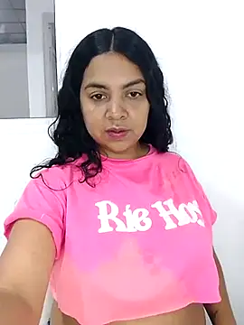 Snapshot of Brendabluee chatting on 02.05.25 Brendabluee online show from 02.05.25