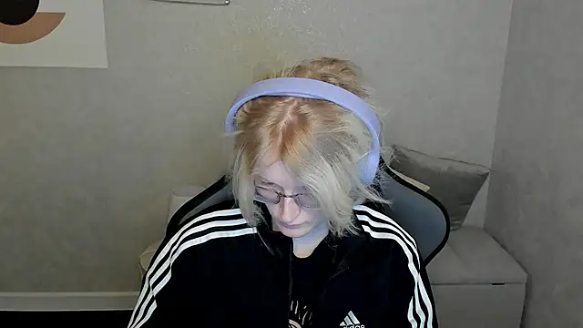 Snapshot of ElizabethHarpper chatting on 09.09.25 ElizabethHarpper online show from 09.09.25