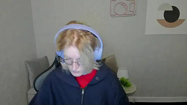 Snapshot of ElizabethHarpper chatting on 09.12.25 ElizabethHarpper online show from 09.12.25