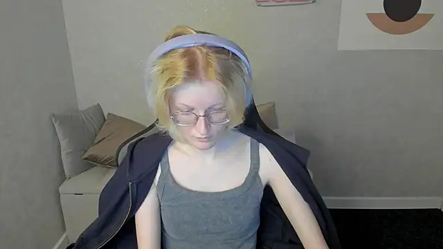 Snapshot of ElizabethHarpper chatting on 09.14.25 ElizabethHarpper online show from 09.14.25