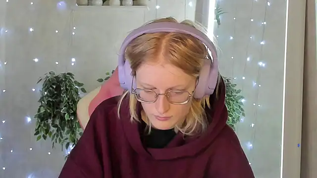 ElizabethHarpper online show from 11.24.25