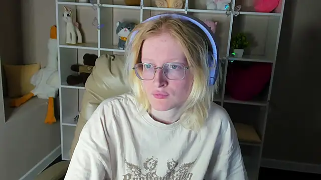 ElizabethHarpper online show from 12.15.25