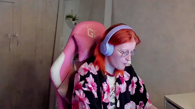 Snapshot of ElizabethHarpper chatting on 02.05.26 ElizabethHarpper online show from 02.05.26