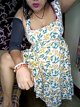 Hot muskaan online show from 10.30.25