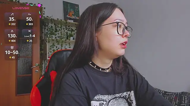 Snapshot of kittenrisha chatting on 03.02.25 kittenrisha online show from 03.02.25