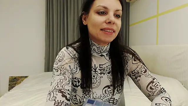 Snapshot of MissAprilBlack chatting on 10.29.25 MissAprilBlack online show from 10.29.25